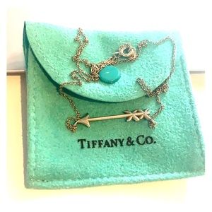 TIFFANY & CO. ARROW NECKLACE